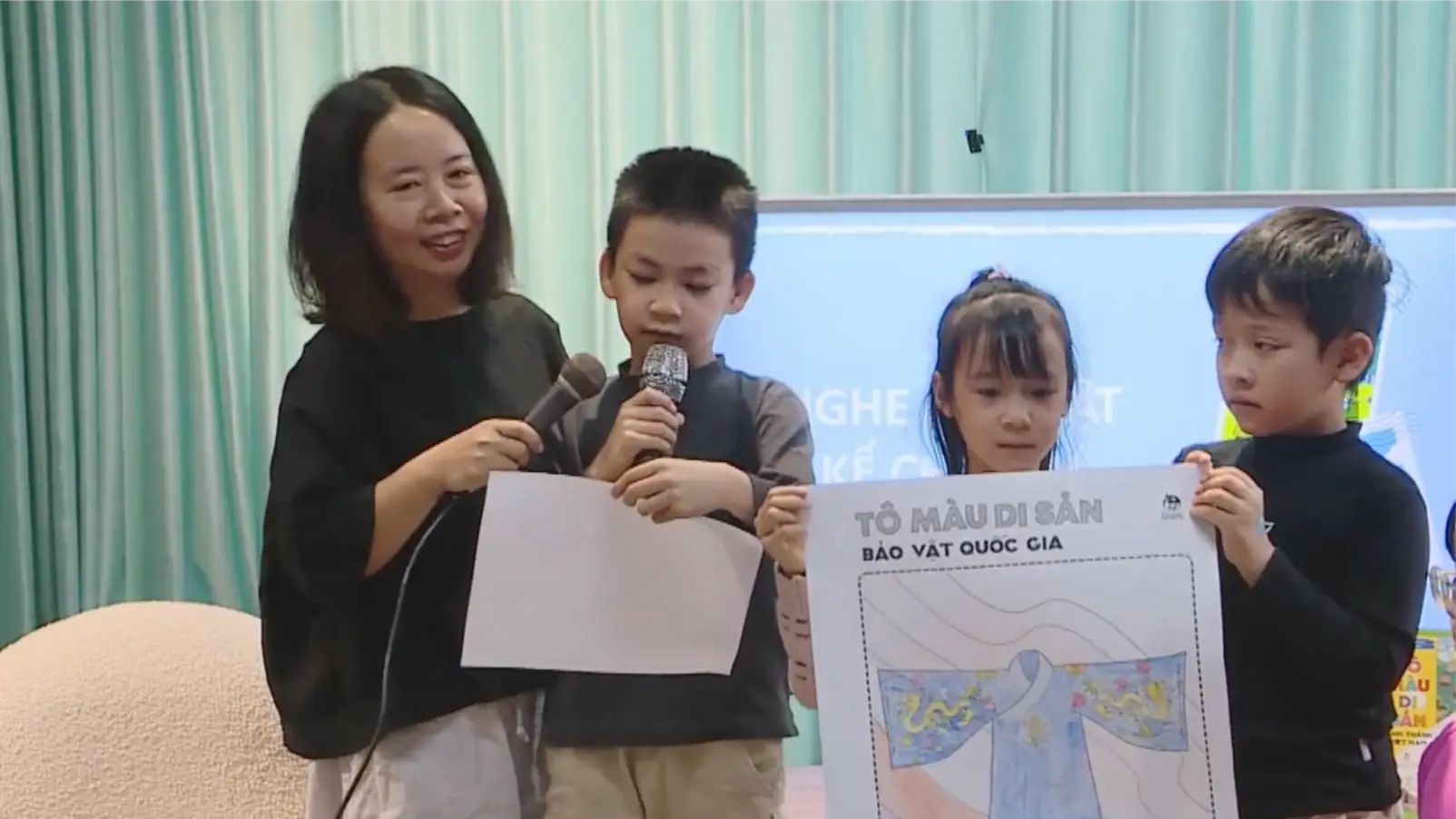 Tìm hiểu về bảo vật qua những trang sách 